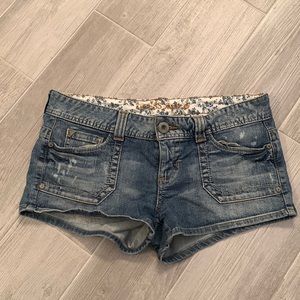 COPY - Guess shorts.